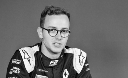 Belehalt borzalmas balesetébe az F2-es pilóta