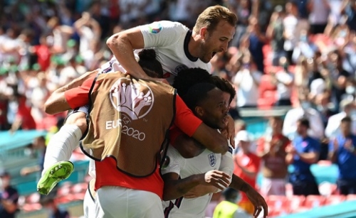 Visszavágtak az angolok a vb-elődöntőért