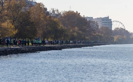 Több mint ötezren futottak a hétvégén a Balatonnál
