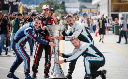 Michelisz éllovasként várja a szezonzárót