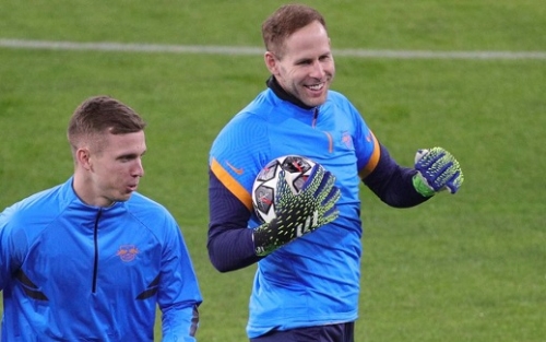 Megérkezett az RB Leipzig Budapestre három magyarral a sorai között