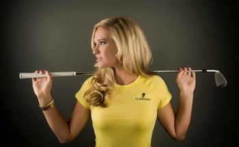 4 ok, amiért minden nőnek golfoznia kellene