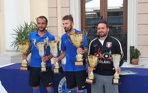 Bacskai bronz-, csapatunk ezüstérmes, Podusil a legjobb szenior