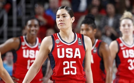 Pontosan egy évvel az után nyert aranyat, hogy újra járni kezdett