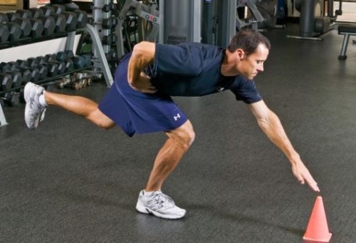 Egy lábon hajolgatás