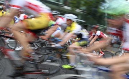 Esni tanítják a magyar kerékpárosokat