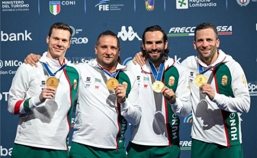 A dél-koreaiak legyőzésével világbajnok a férfi kardcsapat