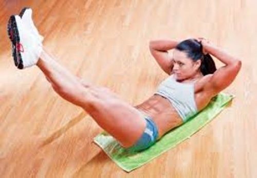 Zsugorfelülés felhúzott lábakkal