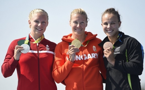 Egy dán szobafestő szorongathatja meg Kozák Danutát