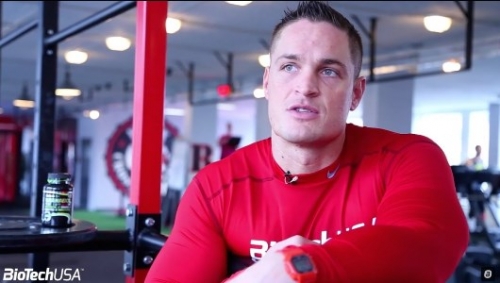 Szabadtéri edzés Magosi Zsomborral