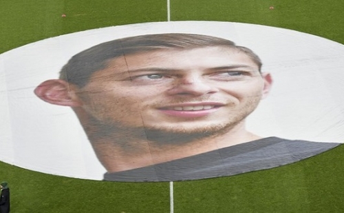 Salát siratták a Nantes megszakított meccsén – videó