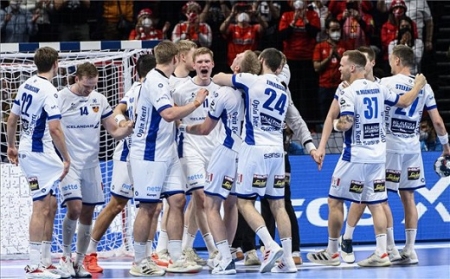 Kézilabda: Izland lemosta a pályáról a franciákat