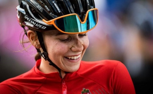 Vas Kata Blanka hosszabbított holland kerékpárcsapatával