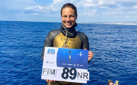 Új országos csúccsal lett világbajnok a szabadmerülő magyar lány