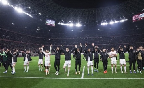 Öt óra alatt harmincezer bérlet kelt el a magyar labdarúgó válogatott hazai meccseire