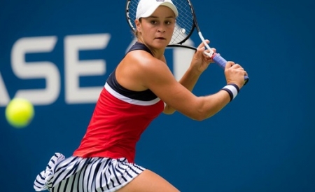 Tenisz: közel egy év után újra pályán a női világelső