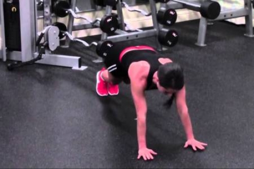 Hármas plank ugrás